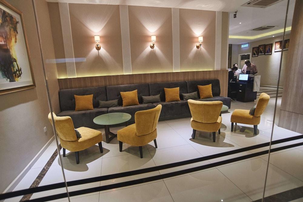 Corsica Hotel Kulai Eksteriør bilde