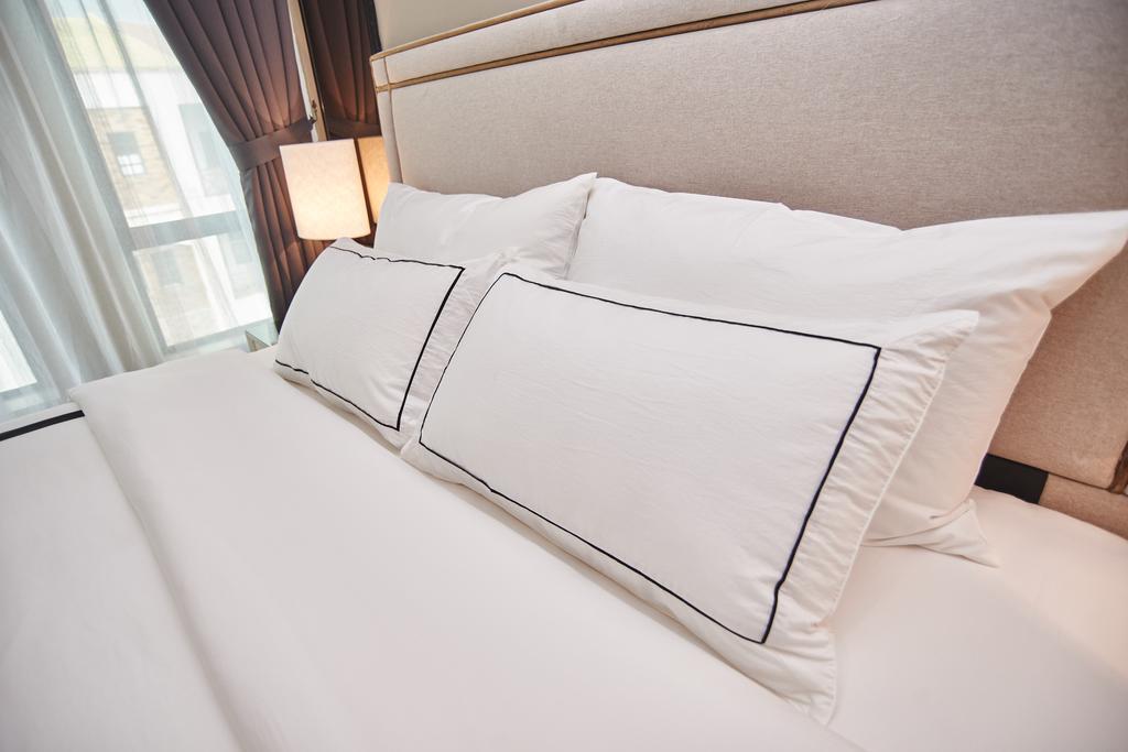 Corsica Hotel Kulai Eksteriør bilde