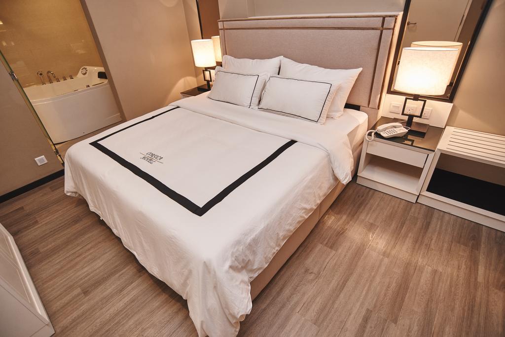 Corsica Hotel Kulai Eksteriør bilde