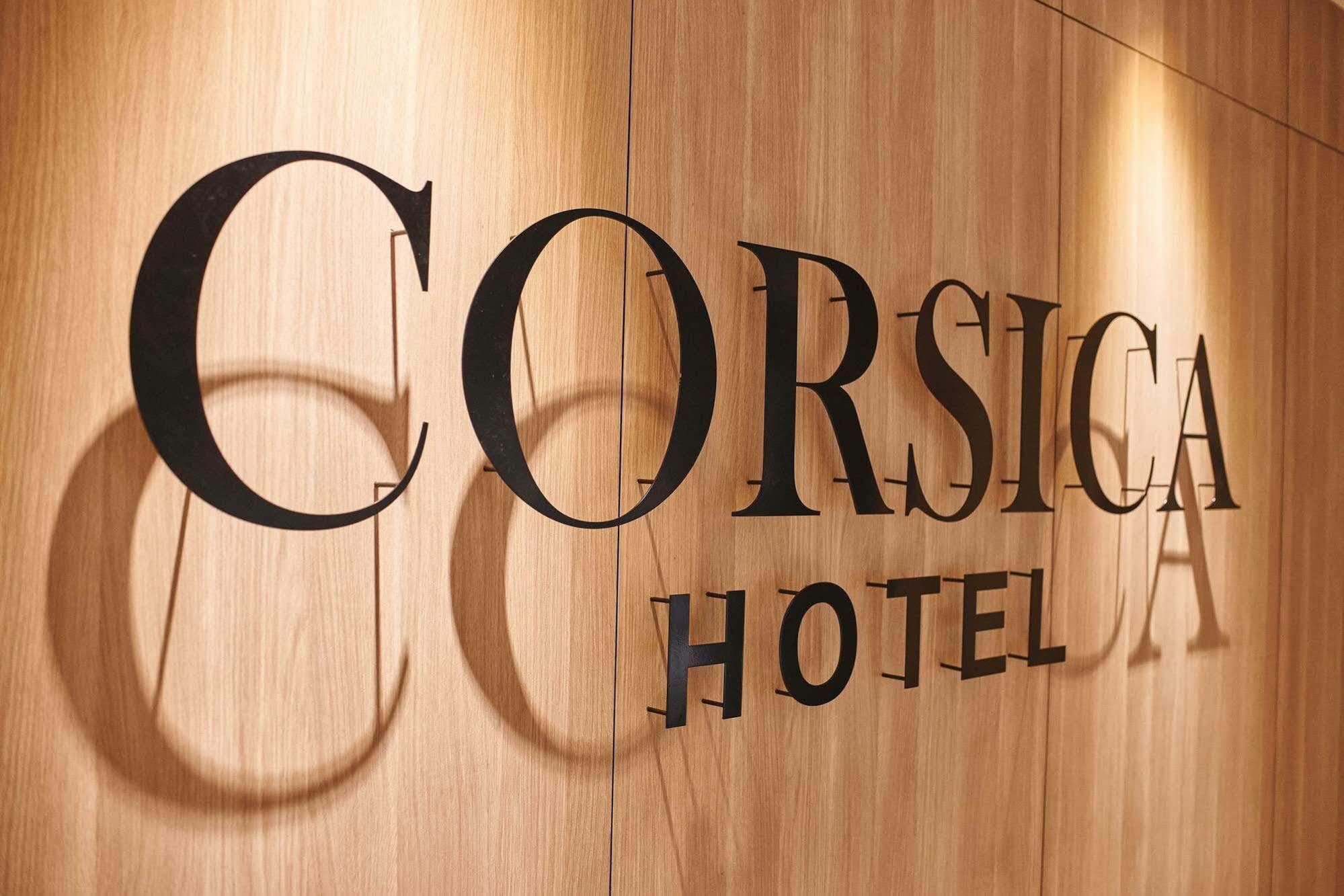 Corsica Hotel Kulai Eksteriør bilde