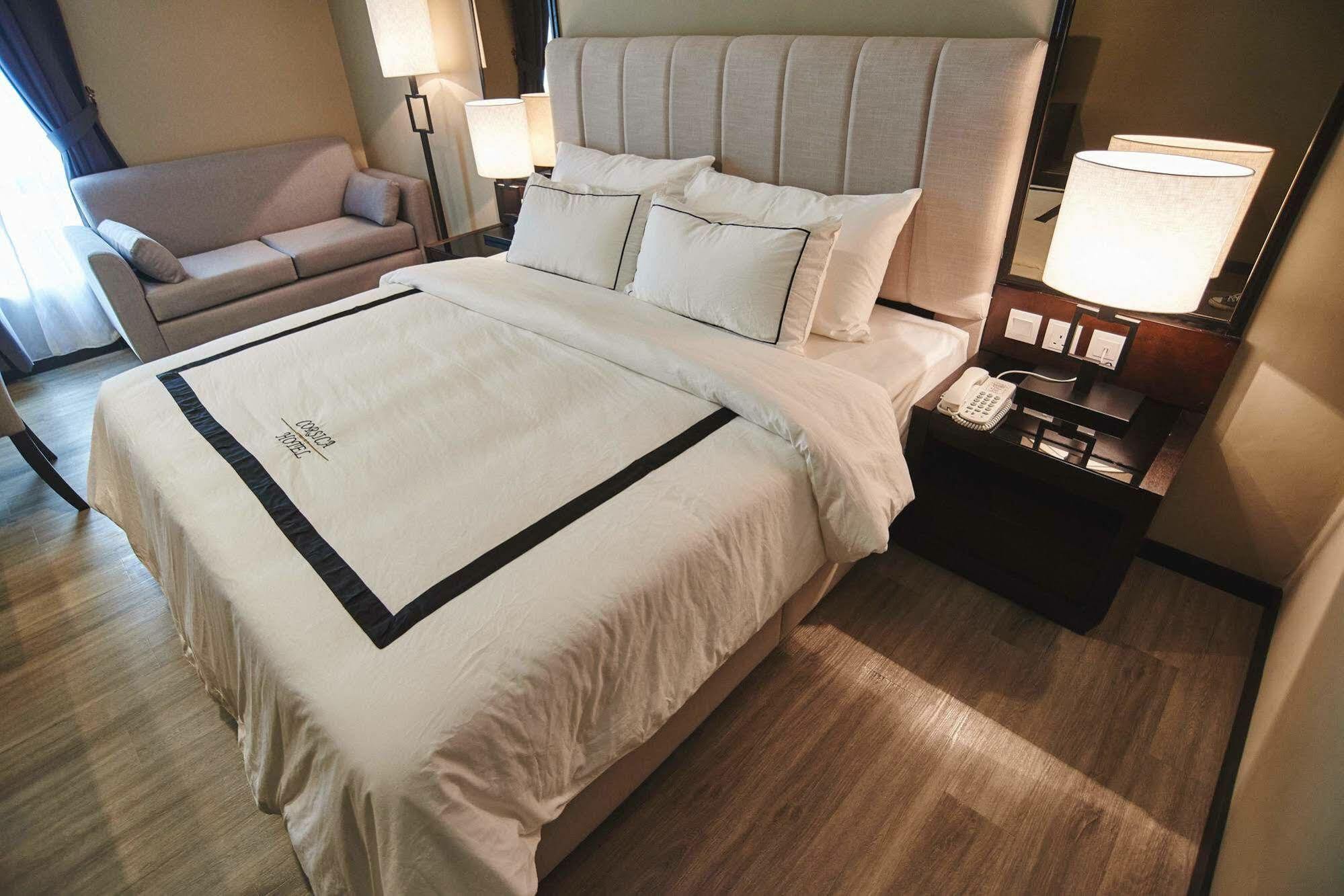 Corsica Hotel Kulai Eksteriør bilde