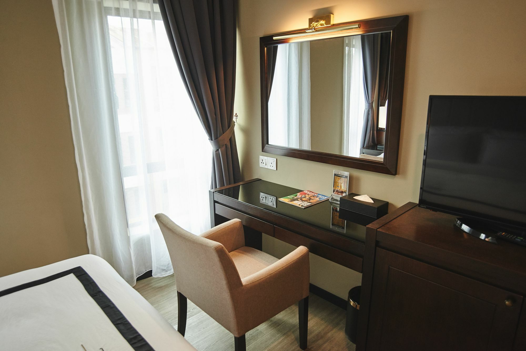Corsica Hotel Kulai Eksteriør bilde